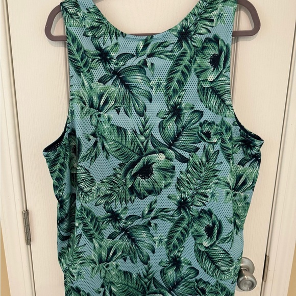 Original Use Leaf Pattern Top - Picture 3 of 3